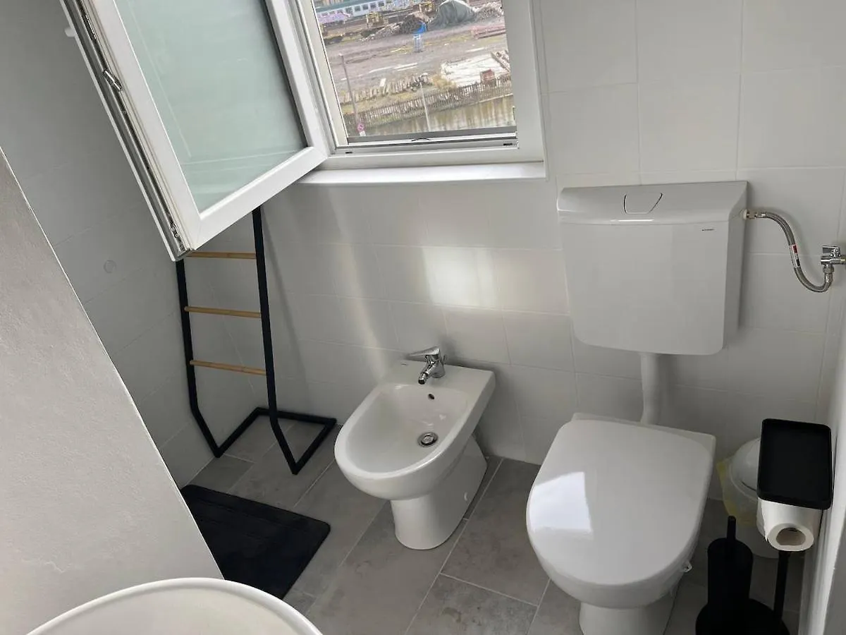 Gaelle Voghera Apartment