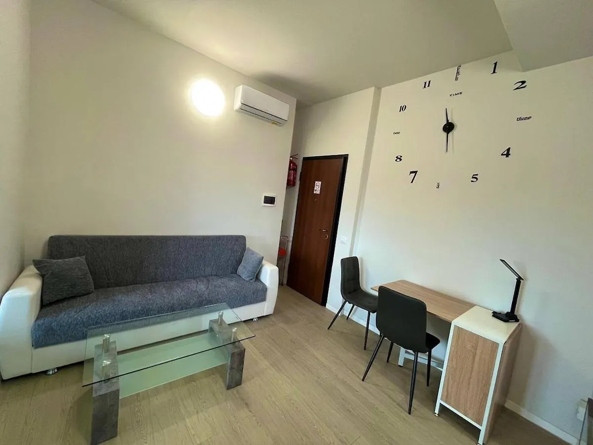 Gaelle Voghera Apartment