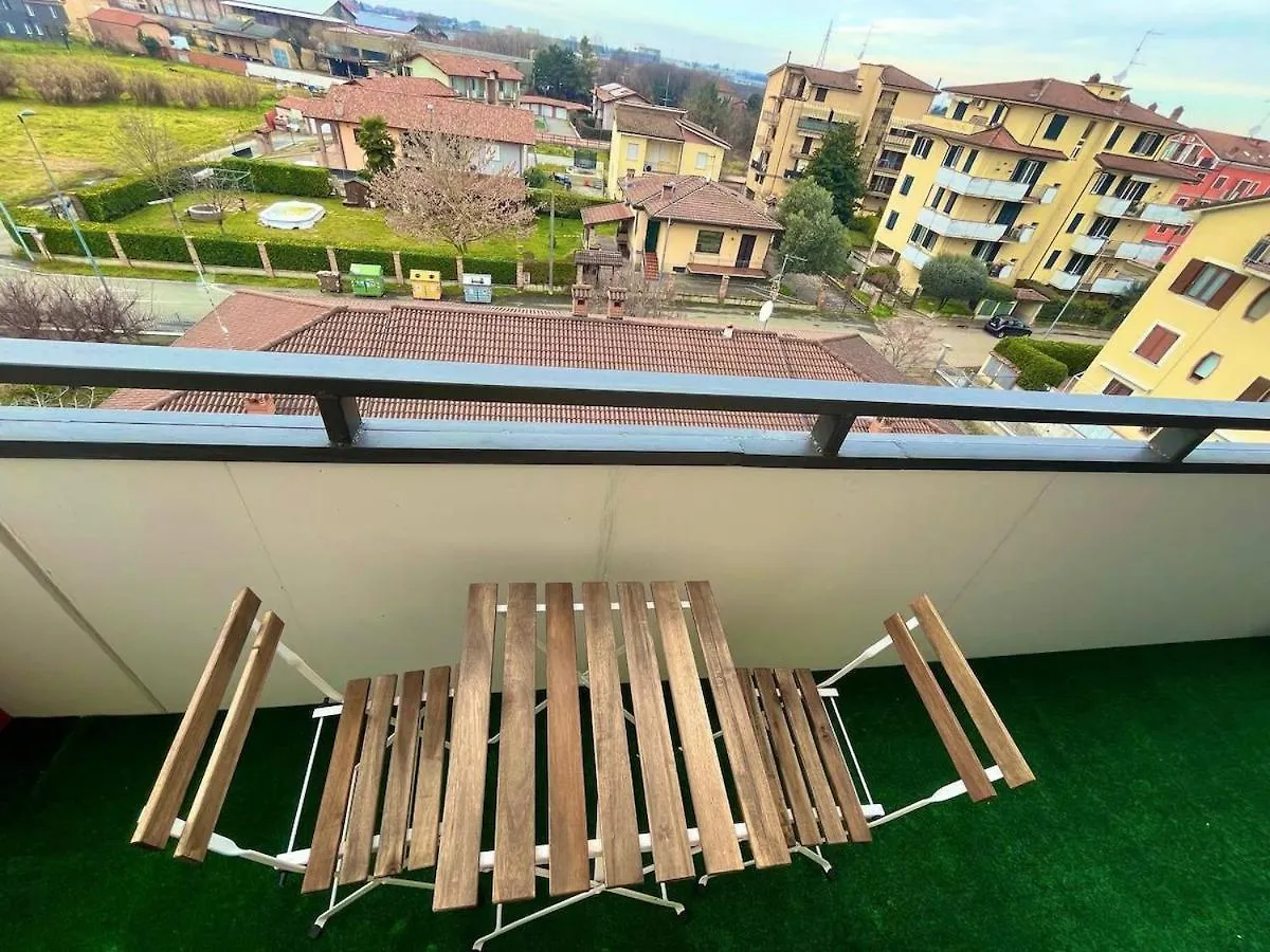 Gaelle Voghera Apartment